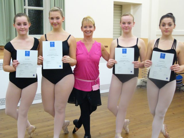 ballet_presentation_2013_2.jpg